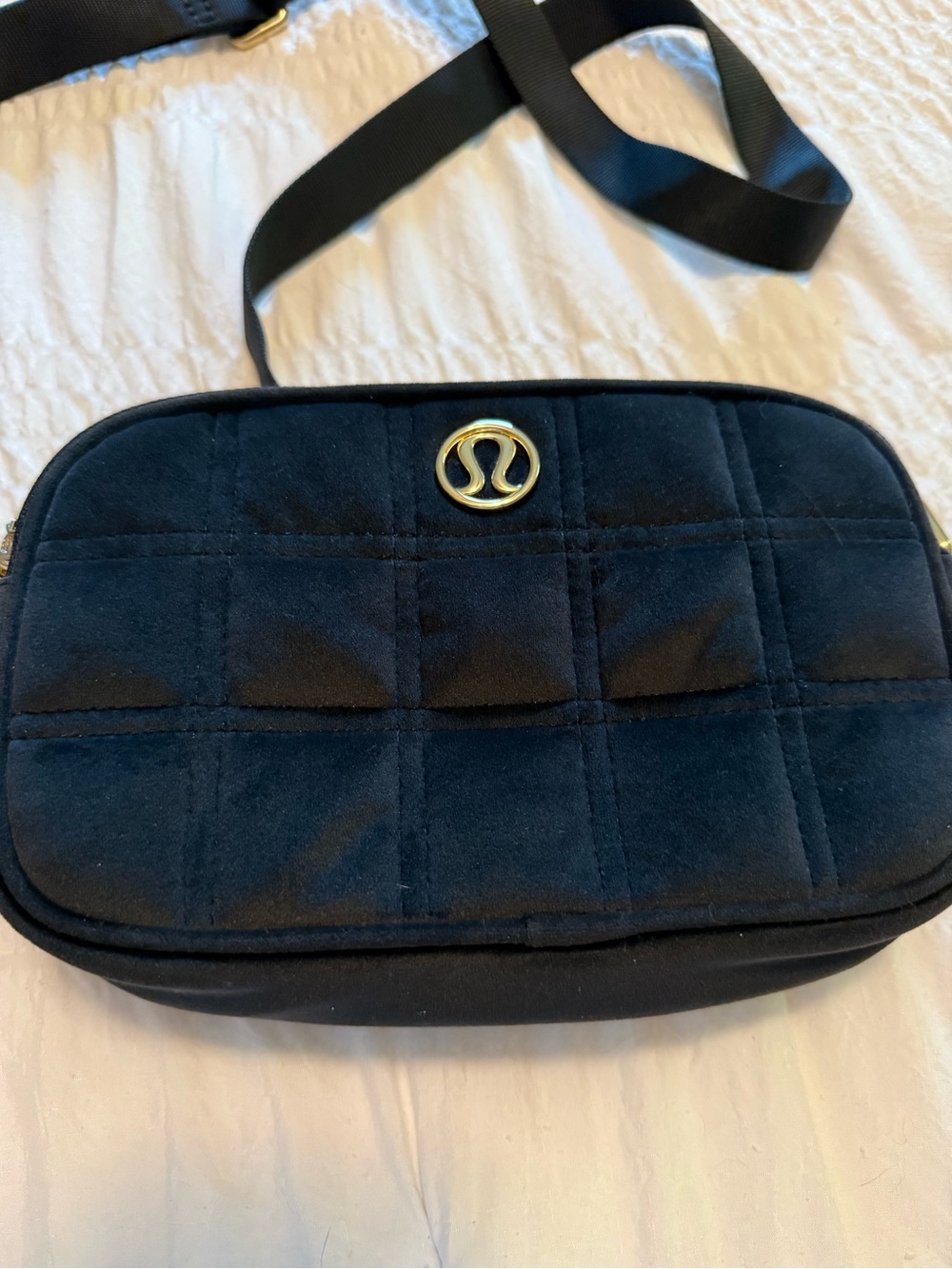 Lululemon Crossbody Camera Bag 2L *Quilted Velour